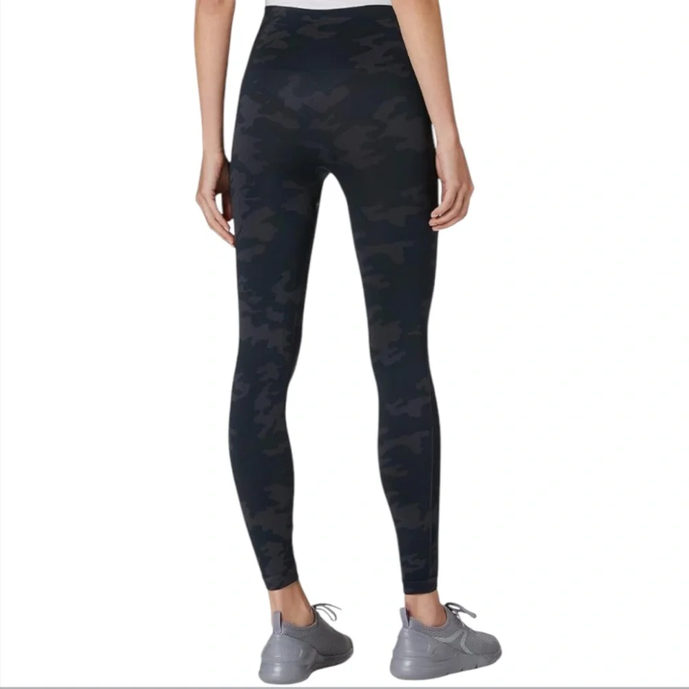 SPANX Look at Me Now Leggings - Picture 2 of 7